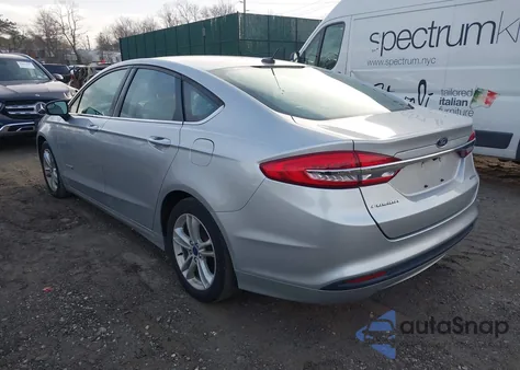 2018 Ford Fusion Hybrid S z USA, uszkodzony, nr VIN 3FA6P0UU0JR100710